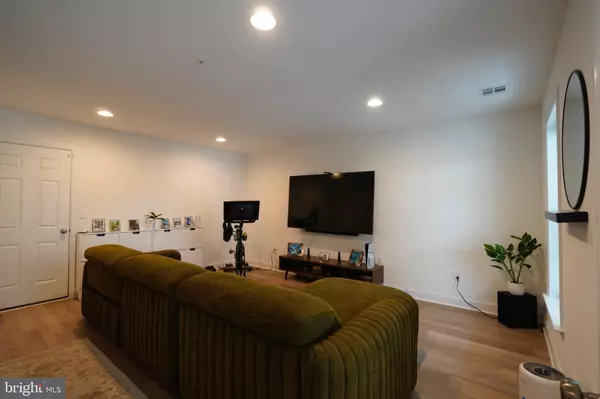 Mechanicsburg, PA 17055,1316 BREECHES WAY