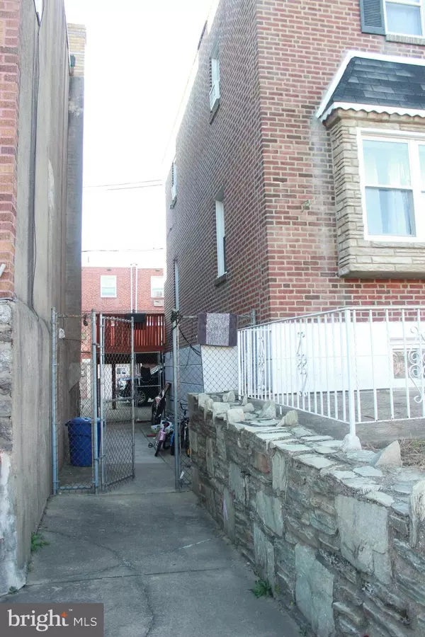 Philadelphia, PA 19149,5828 AKRON ST