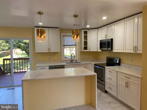 Lanham, MD 20706,7010 STORCH LN