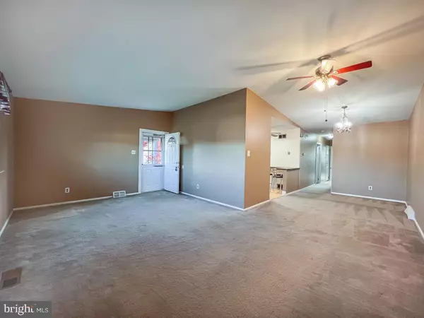 Philadelphia, PA 19116,11715 JEANES ST