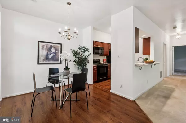 Fairfax, VA 22033,12312 STRONG CT #557