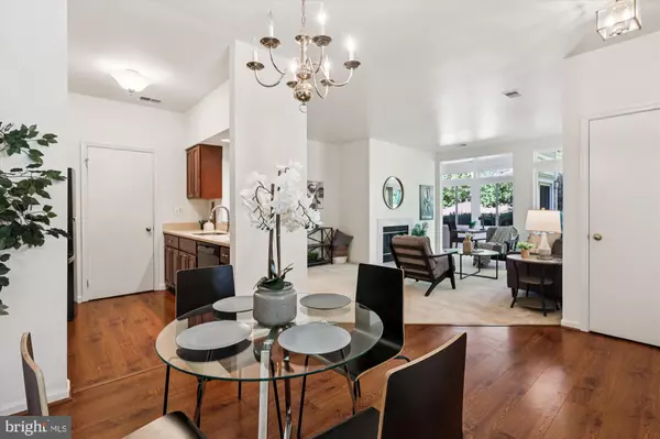 Fairfax, VA 22033,12312 STRONG CT #557