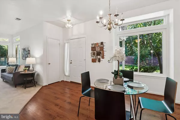 Fairfax, VA 22033,12312 STRONG CT #557