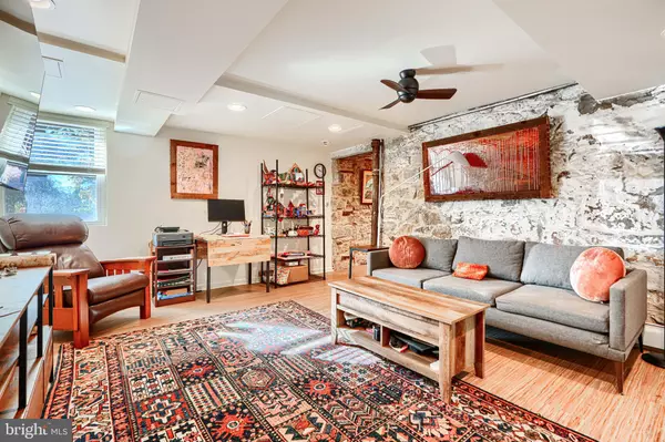 Baltimore, MD 21210,6003 LAKEHURST DR #1