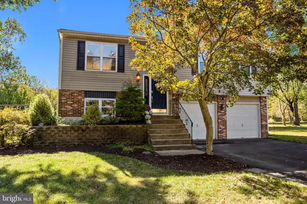 80 HERSHEY CT, Newtown, PA 18940