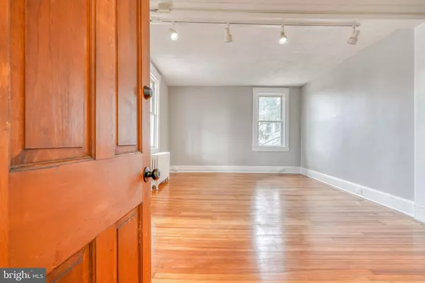 Baltimore, MD 21229,6 CROMARTY RD