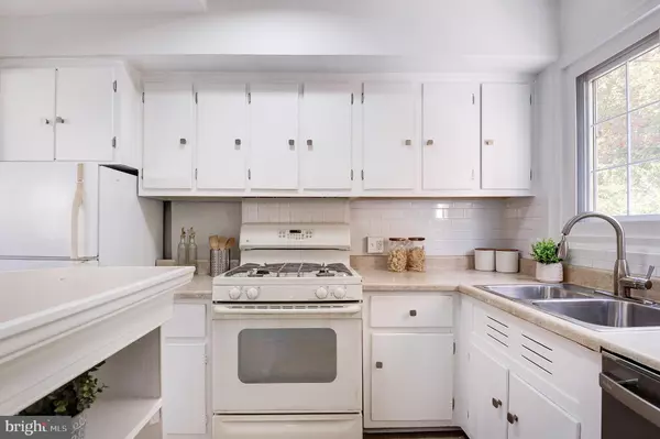 Alexandria, VA 22302,3508 VALLEY DR