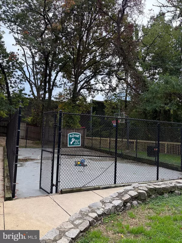 Alexandria, VA 22302,3307 WYNDHAM CIR #3165