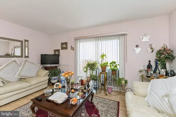 Vienna, VA 22180,2777 GROVEMORE LN