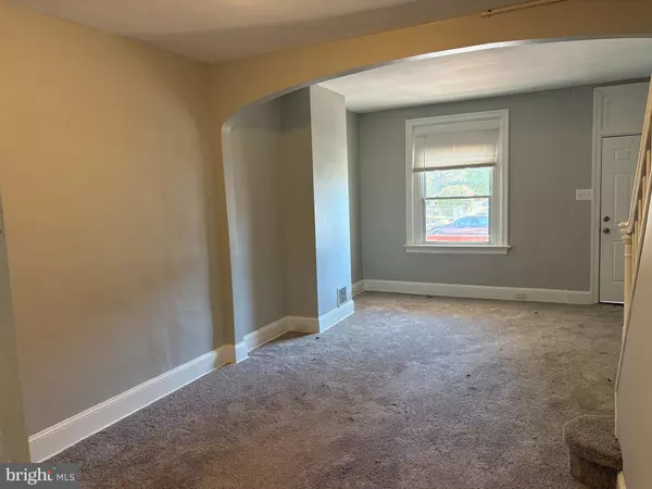 Philadelphia, PA 19142,6317 BUIST AVE