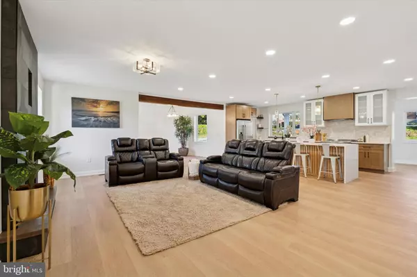 Jenkintown, PA 19046,141 RAY ST