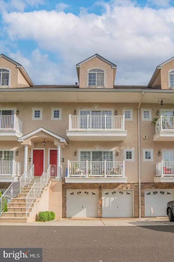 Philadelphia, PA 19116,290 BYBERRY RD #18