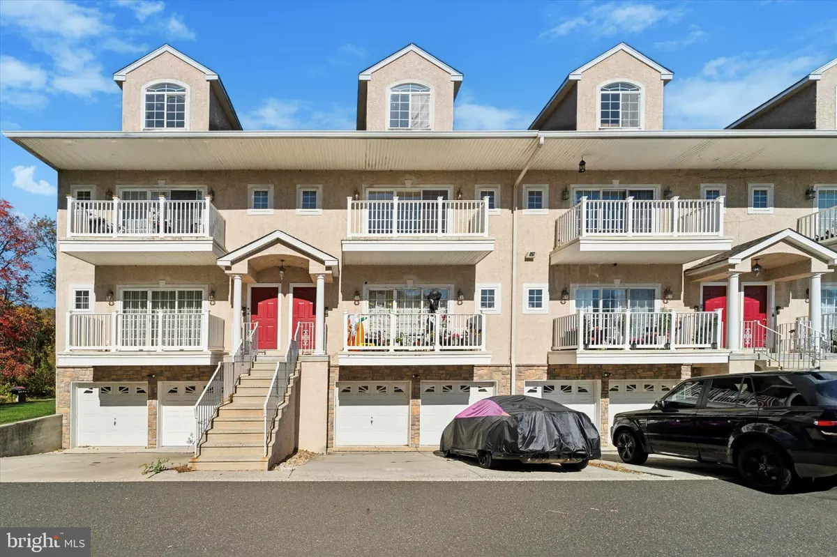 Philadelphia, PA 19116,290 BYBERRY RD #18