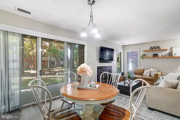 Falls Church, VA 22042,7598-L LAKESIDE VILLAGE DR #L