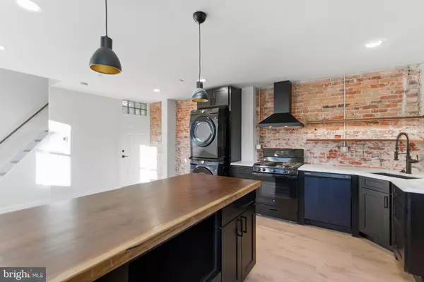 Philadelphia, PA 19130,2738 POPLAR ST #2R