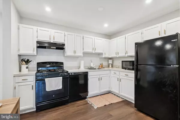 Woodbury, NJ 08096,652 STEEPLECHASE CT