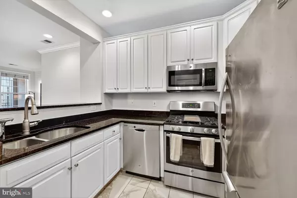 Arlington, VA 22201,2330 14TH ST N #205