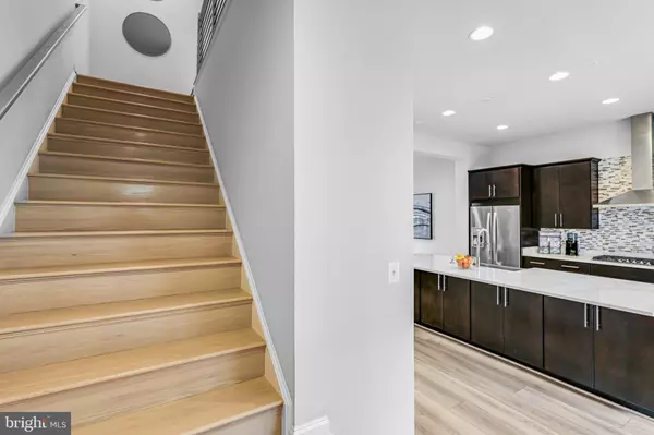 Fairfax, VA 22030,12307 W OAKS DR