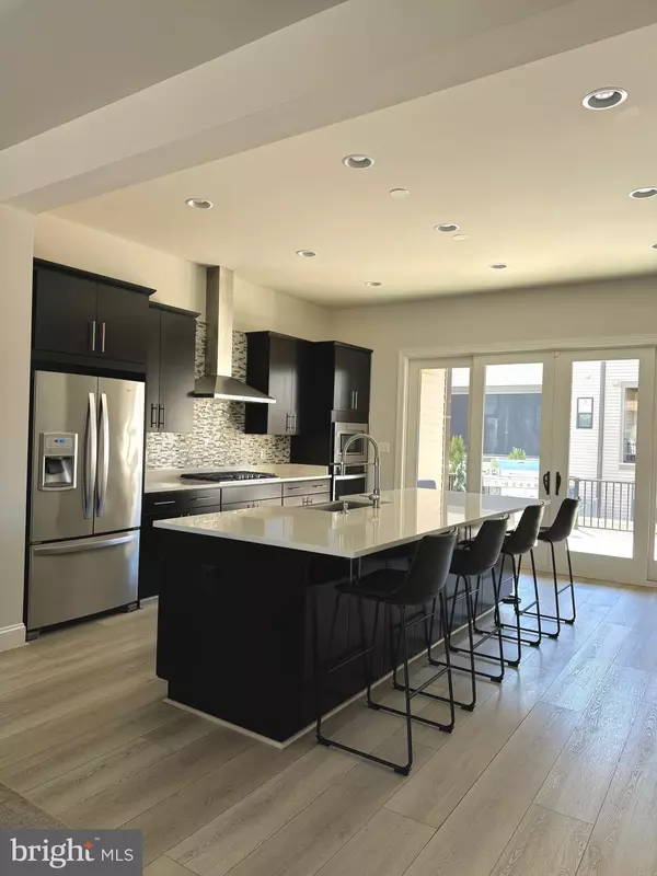 Fairfax, VA 22030,12307 W OAKS DR