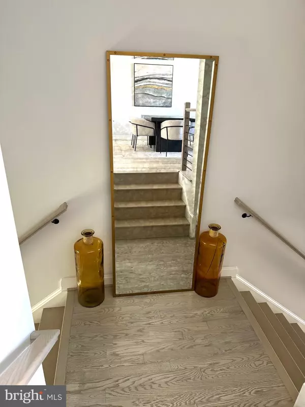 Fairfax, VA 22030,12307 W OAKS DR