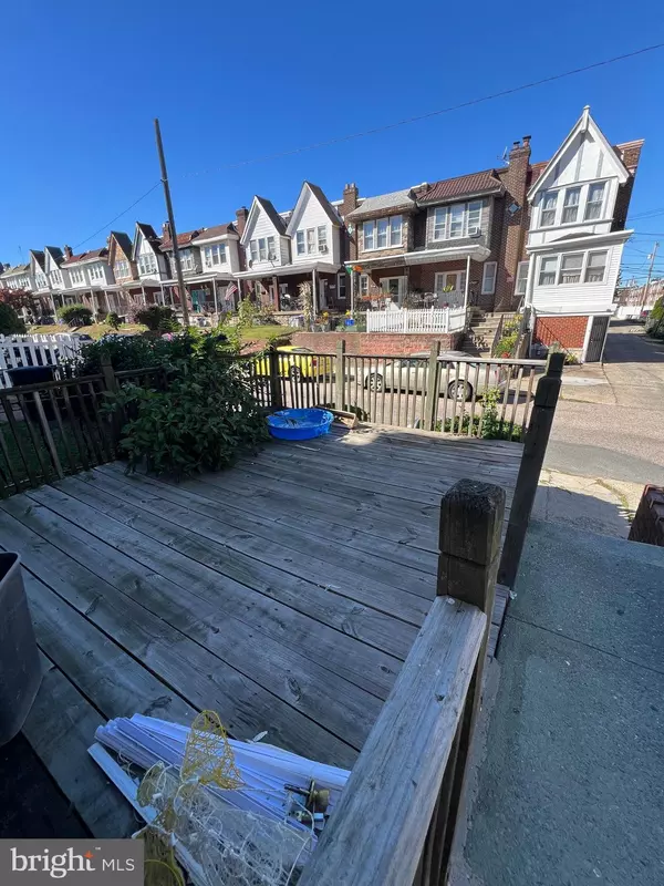 Philadelphia, PA 19135,7243 GLENLOCH ST