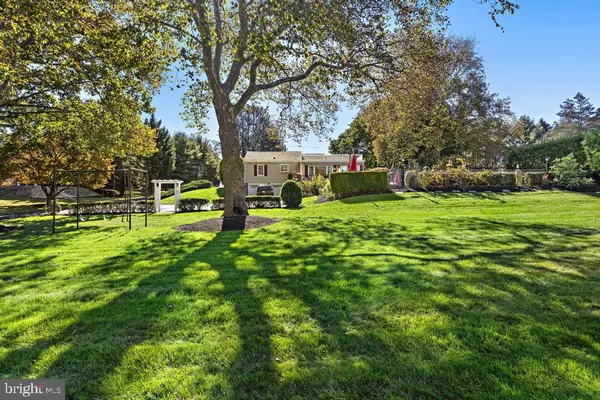 Colts Neck, NJ 07722,24 WILLOW LAKE DR