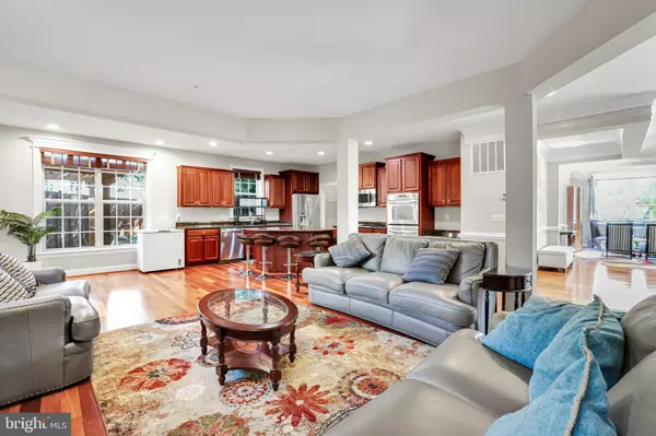 Kensington, MD 20895,3037 MOORE LN