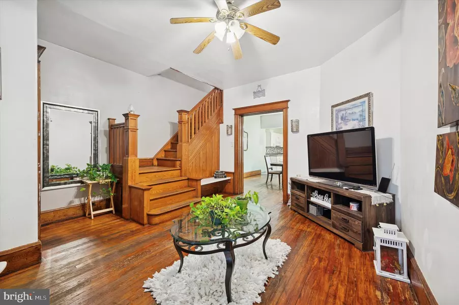 2046 E ONTARIO ST, Philadelphia, PA 19134