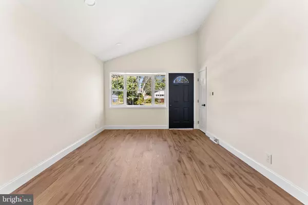 Mount Holly, NJ 08060,726 SMITH LN