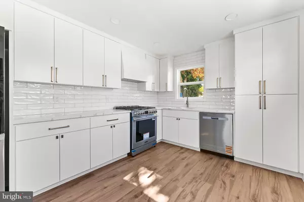 Mount Holly, NJ 08060,726 SMITH LN