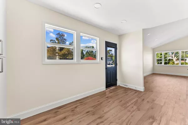 Mount Holly, NJ 08060,726 SMITH LN