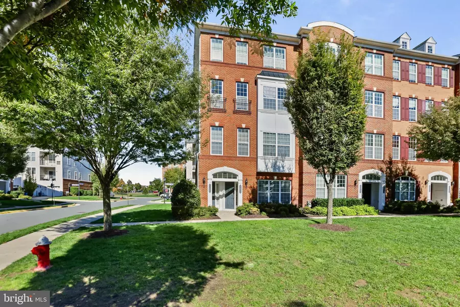 43011 CLARKS MILL TER, Ashburn, VA 20148