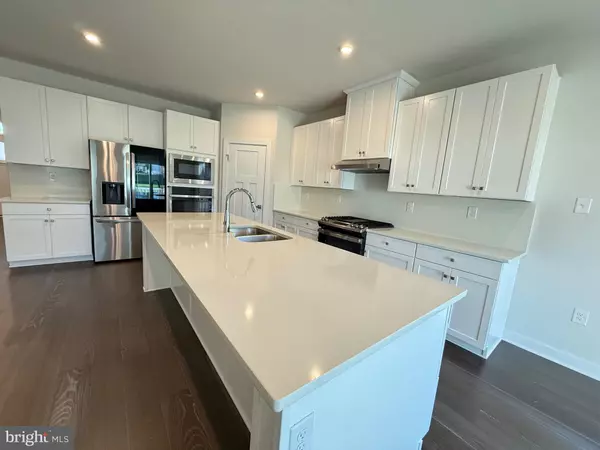 Cheltenham, PA 19012,1045 MILES CT