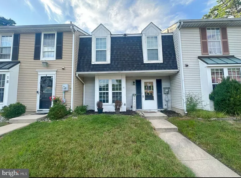 17 DORCHESTER CIR, Marlton, NJ 08053