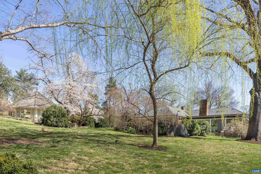 42 OLD FARM RD, Charlottesville, VA 22903