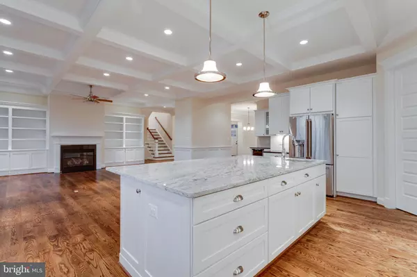 Vienna, VA 22180,801 MEADOW LN SW