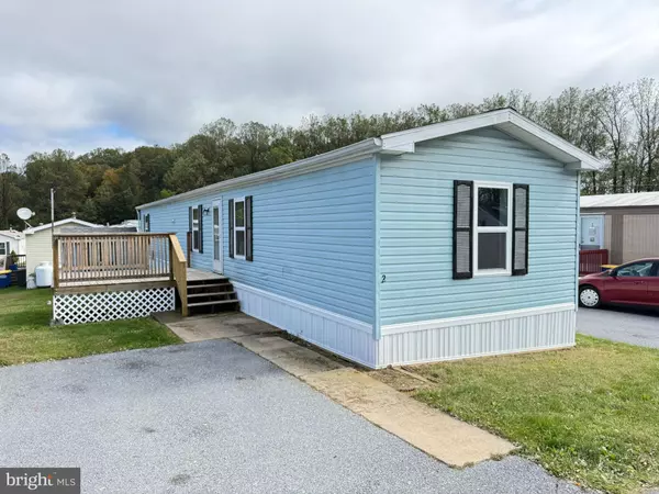 2 FREEMAN DR, Reinholds, PA 17569