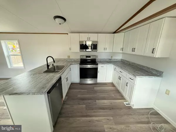 Reinholds, PA 17569,2 FREEMAN DR