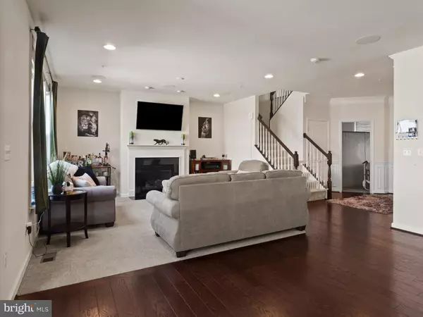 Hanover, MD 21076,8206 MEADOWOOD DR