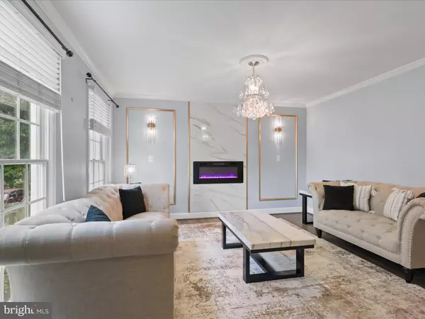 Centreville, VA 20121,6488 PALISADES DR