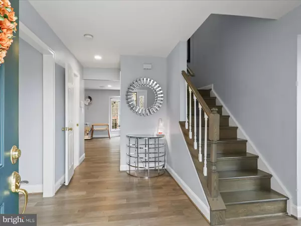 Centreville, VA 20121,6488 PALISADES DR