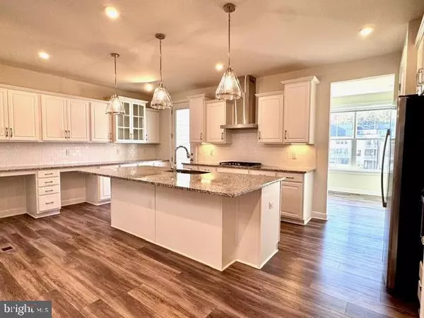 Fairfax, VA 22033,3822 RAINIER DR