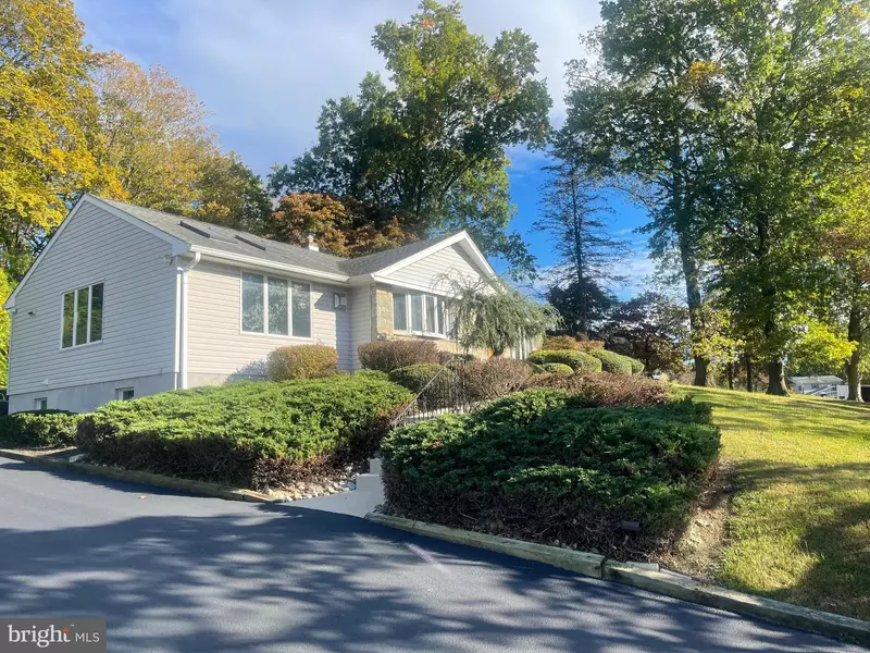 809 ELLIS AVE, Newtown Square, PA 19073