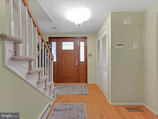 Wallingford, PA 19086,707 KENT RD