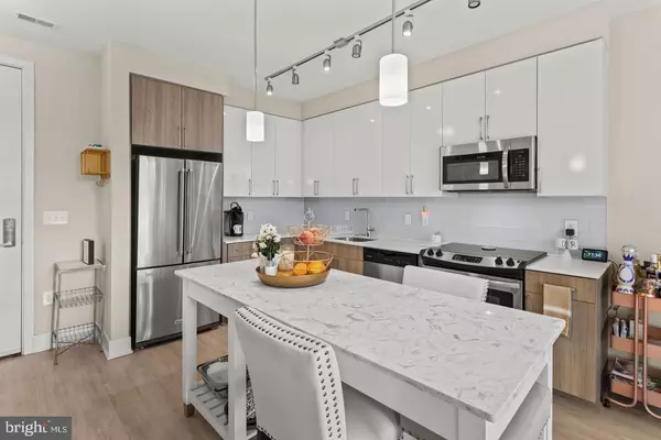 Oxon Hill, MD 20745,145 RIVERHAVEN DR #548