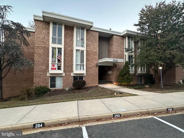 Alexandria, VA 22303,2626 FORT FARNSWORTH RD #200 (2B)