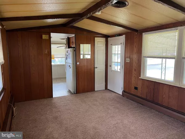 Mantua, NJ 08051,36 BLUEBIRD RD