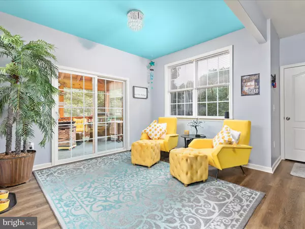 Cross Junction, VA 22625,112 COUNTRY CLUB DR