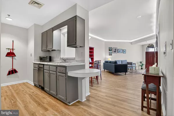 Arlington, VA 22203,900 N TAYLOR ST #2110