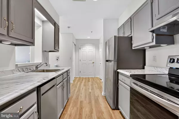 Arlington, VA 22203,900 N TAYLOR ST #2110